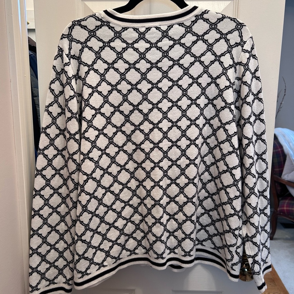 Talbots Plus White & Black Print V-Neck Cardigan Sweater. Size 1X - Picture 4 of 5